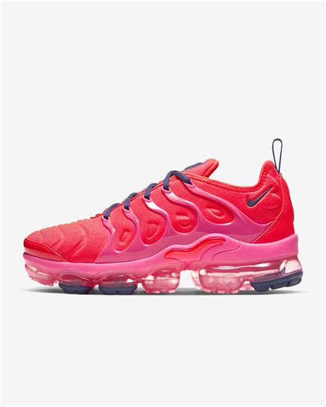Originally inspired by the way ocean waters move in Florida, the 1998 Nike Air Max is all about unique features. . Nike womens air vapormax plus